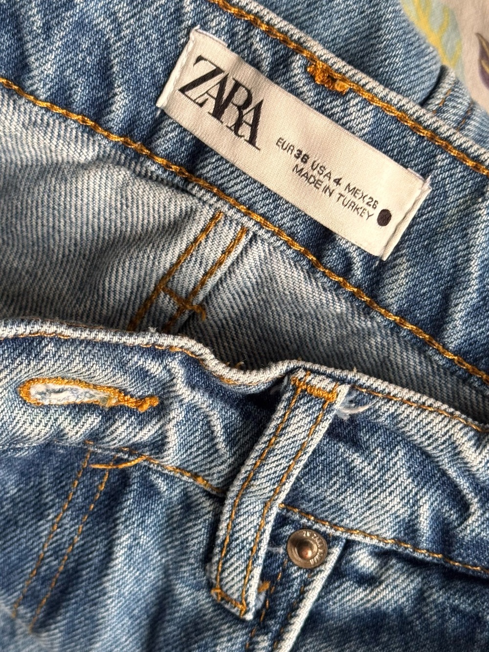 Zara Light Blue Relaxed Jeans with Contrast Stitching